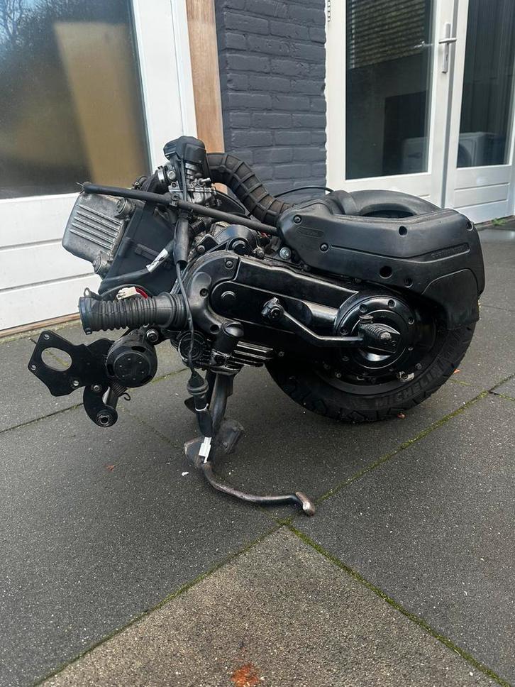 Piaggio Zip 4t blok plug and play, Fietsen en Brommers, Brommeronderdelen | Scooters, Zo goed als nieuw, Piaggio, Blok, Ophalen
