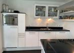 WITTE DESIGN KEUKEN MET KOOKEILAND