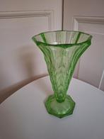 Oude groene vaas, Ophalen