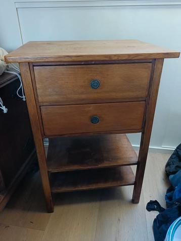 Vintage kastje.   Mag weg voor weinig geld. beschikbaar voor biedingen