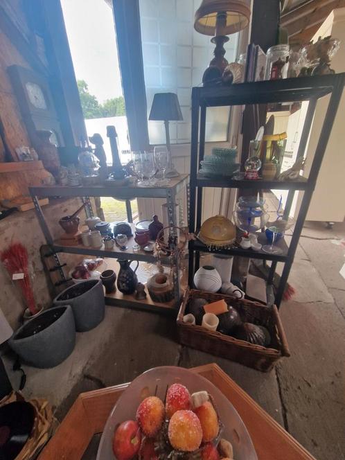 Hoekje met gratis spullen rommelmarkt decoraties etc, Diversen, Rommelmarktspullen, Zo goed als nieuw, Ophalen