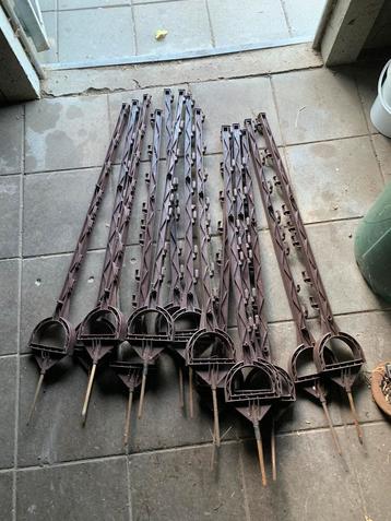 14x bruine prikpalen 94 cm beschikbaar voor biedingen