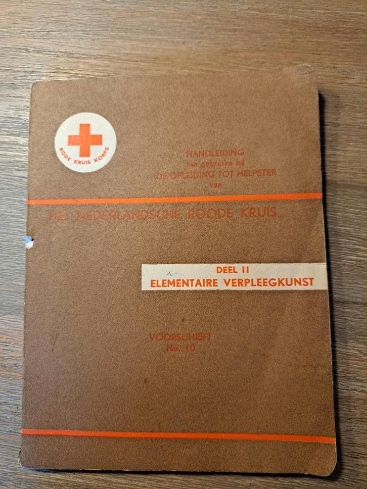 Rode Kruis Handleiding 1948, Boeken, Overige Boeken, Gelezen, Ophalen of Verzenden