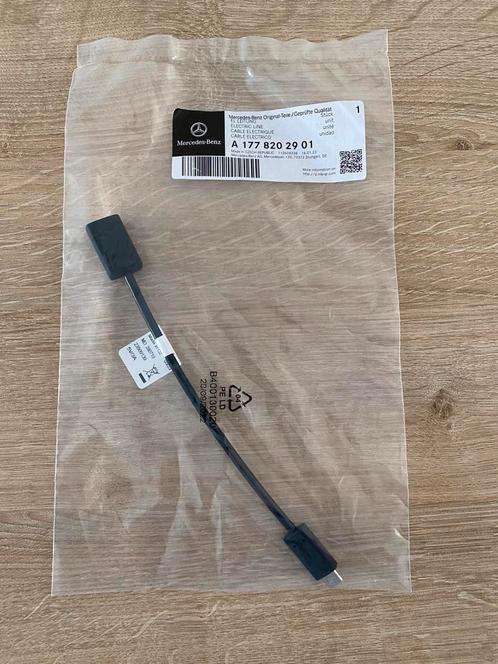 Originele USB type C/A  kabel voor nieuwe Mercedes modellen, Auto-onderdelen, Elektronica en Kabels, Mercedes-Benz, Nieuw, Ophalen of Verzenden