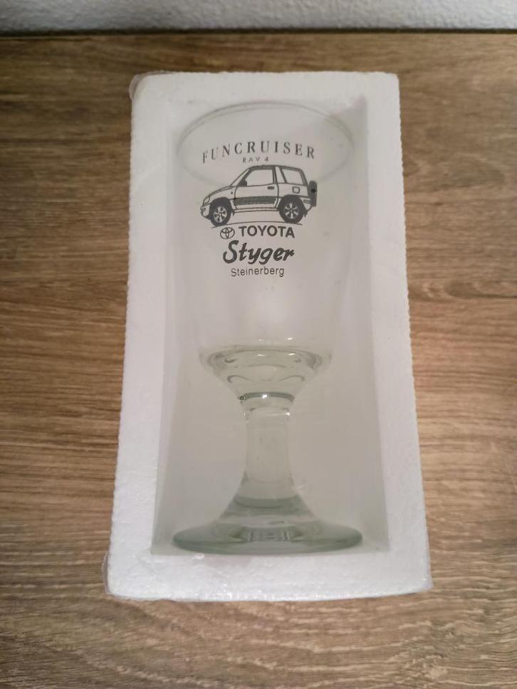 toyota funcruiser rav4, Verzamelen, Glas en Borrelglaasjes, Gebruikt, Bierglas, Ophalen of Verzenden