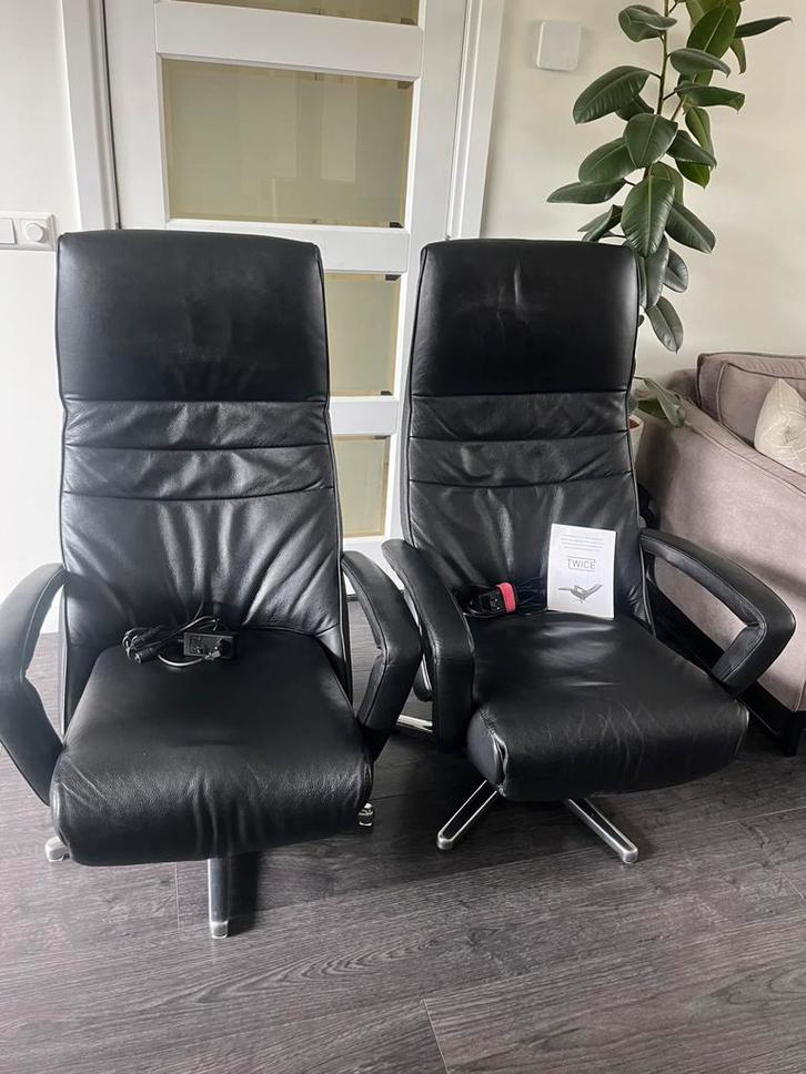 2 De Toekomst Relaxfauteuils Twice Op Accu Zwart Leer M/L, Huis en Inrichting, Fauteuils, Zo goed als nieuw, Leer, Minder dan 50 cm