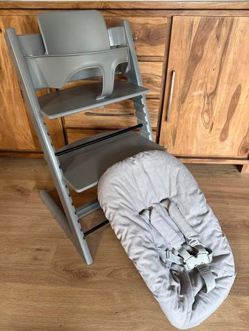 ✨ Stokke Tripp Trapp set met Newborn & Babyset - Storm Grey beschikbaar voor biedingen