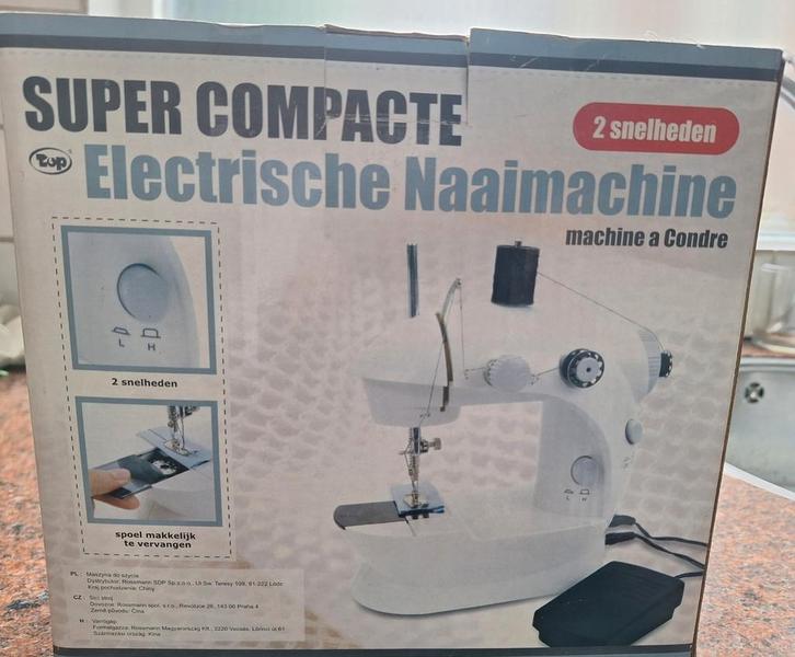 Compacte Elektrische Naaimachine - Nieuw in doos!, Antiek en Kunst, Antiek | Naaimachines, Ophalen of Verzenden
