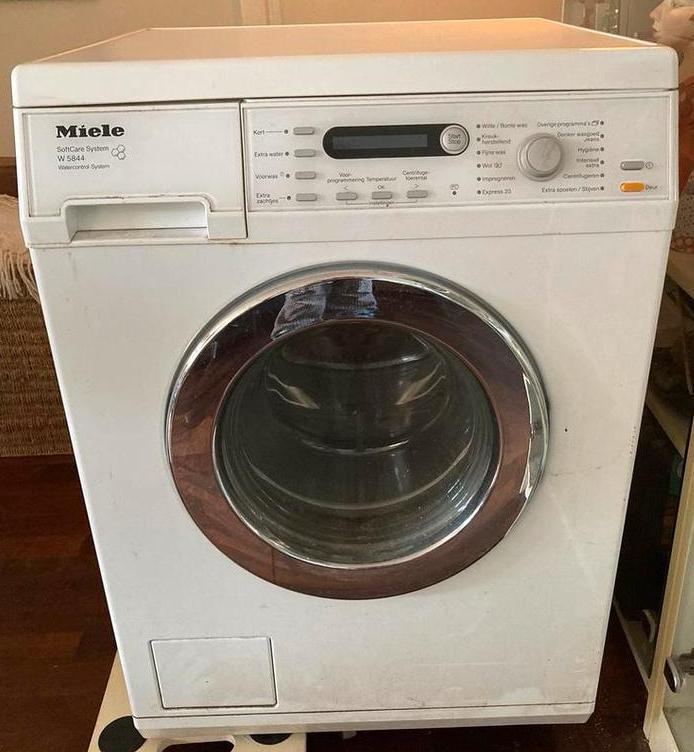 Mooie MIELE Wasmachine type 5844, Witgoed en Apparatuur, Wasmachines, Gebruikt, Voorlader, 6 tot 8 kg, 85 tot 90 cm, 1200 tot 1600 toeren