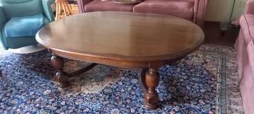 Prachtige houten salontafel, ovaal, sierlijk beschikbaar voor biedingen