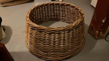 Kerstboomrok van riet/rotan beschikbaar voor biedingen