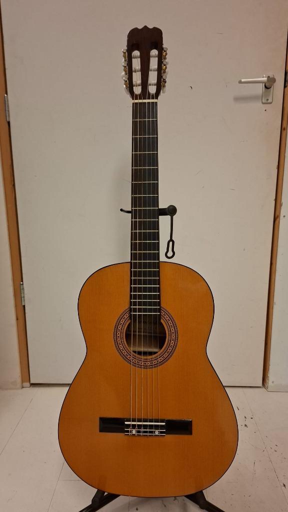 2e hands gitaren die wel goed bespeelbaar zijn!, Muziek en Instrumenten, Snaarinstrumenten | Gitaren | Akoestisch, Gebruikt, Klassieke of Spaanse gitaar