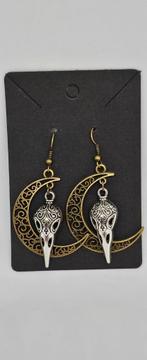 ​ Duistere Oorbellen: Raven/Crow Schedel op de Maan, Overige materialen, Hangers, Nieuw, Ophalen of Verzenden