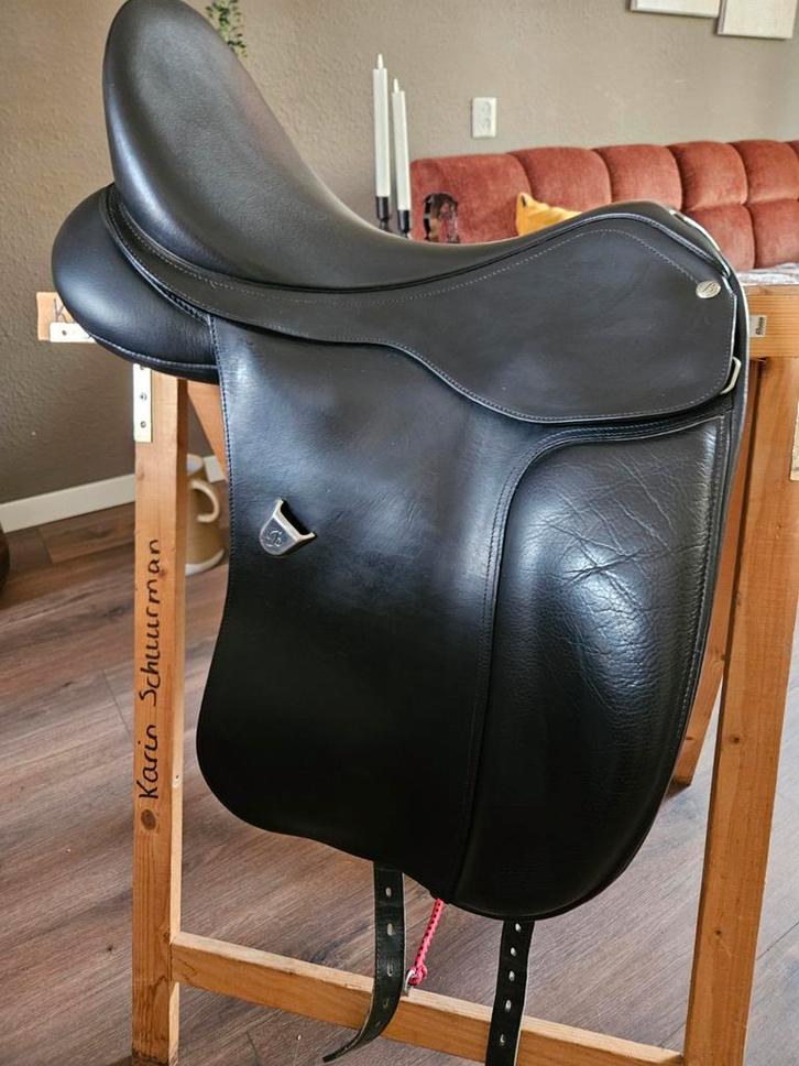 Dressuurzadel Bates, Dieren en Toebehoren, Paarden en Pony's | Zadels, Dressuur, Ophalen
