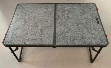Lage campingtafel ca. 64 x 42 cm, hoogte ca. 30 cm. beschikbaar voor biedingen