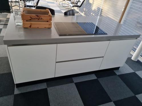 Kookeiland met composiet blad., Huis en Inrichting, Keuken | Complete keukens, Zo goed als nieuw, Overige typen, Zwart, Composiet