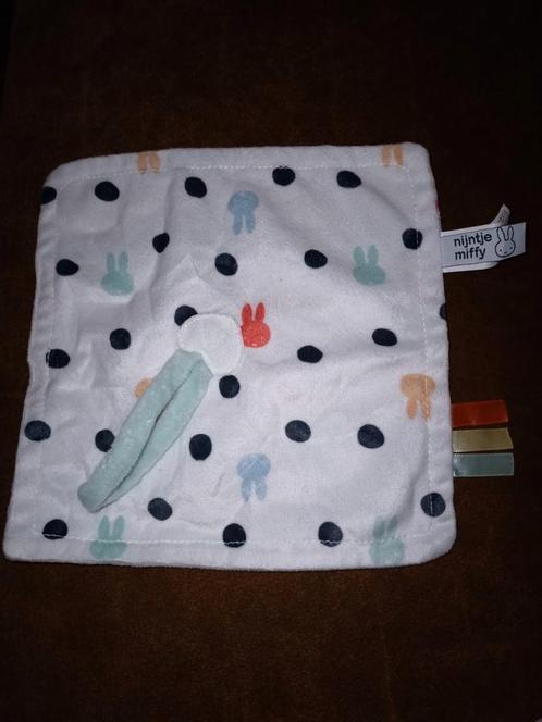 nijntje kroeldoek, speendoek, miffy, 2020, Kinderen en Baby's, Speelgoed | Knuffels en Pluche, Zo goed als nieuw, Konijn, Ophalen of Verzenden