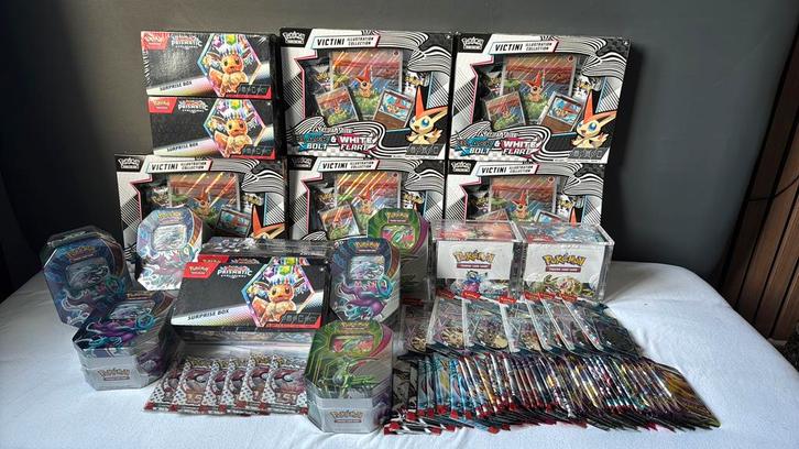 Pokemon producten en losse pakjes ‼️GOEDKOOP‼️, Hobby en Vrije tijd, Verzamelkaartspellen | Pokémon, Zo goed als nieuw, Boosterbox