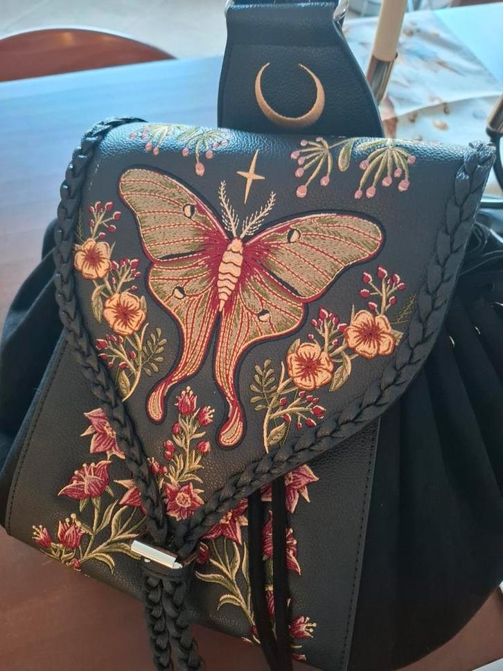 Restyle rugzak met borduurwerk, Sieraden, Tassen en Uiterlijk, Tassen | Rugtassen, Zo goed als nieuw, Overige merken, Minder dan 25 cm