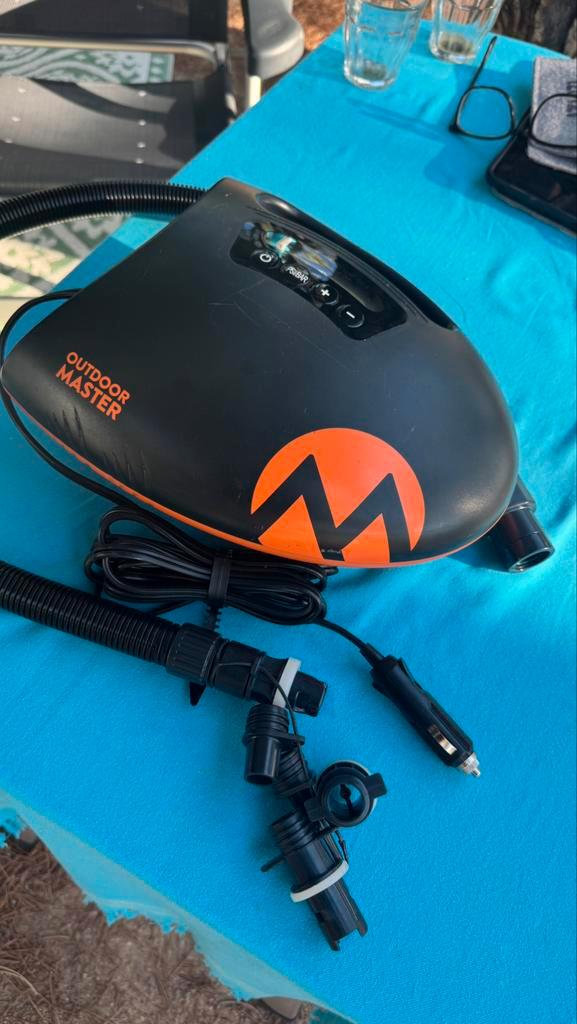 Outdoor Master Shark 2 elektrische SUP pomp, Watersport en Boten, Wingsurfen, Zo goed als nieuw, Ophalen of Verzenden