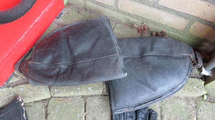 Set nostalgische warme leren bromfiets moffen., Fietsen en Brommers, Brommeronderdelen | Algemeen, Zo goed als nieuw, Overige typen