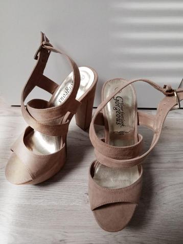Nieuwe hoge hak zomer schoen, Your feet look Goergeous.  beschikbaar voor biedingen