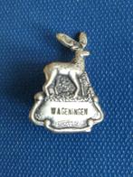 vintage metalen speldje, brochespeldje Hert, Wageningen, Ophalen of Verzenden, Gebruikt, Dier of Natuur, Speldje of Pin