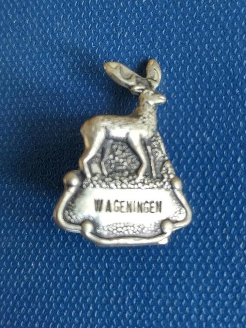 vintage metalen speldje, brochespeldje Hert, Wageningen, Verzamelen, Speldjes, Pins en Buttons, Gebruikt, Speldje of Pin, Dier of Natuur