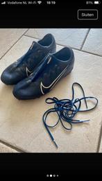 Nike (kunstgras) voetbalschoenen maat 40.5, Maat XS of kleiner, Ophalen of Verzenden, Zo goed als nieuw, Schoenen