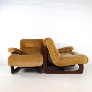 2x vintage easy chair beschikbaar voor biedingen