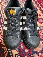 Adidas sneakers superstar zwart met goud maat 37,5, Kleding | Dames, Schoenen, Ophalen of Verzenden, Zo goed als nieuw, Zwart