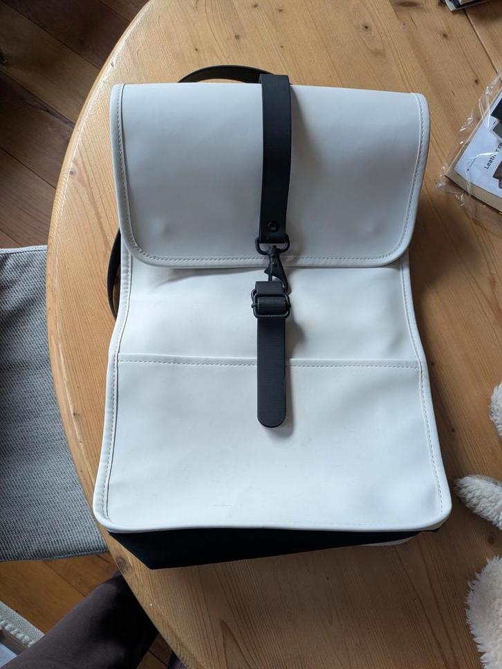 Witte Rains Rugzak - Waterdicht & Goede Staat, Sieraden, Tassen en Uiterlijk, Tassen | Rugtassen, Zo goed als nieuw, Overige merken