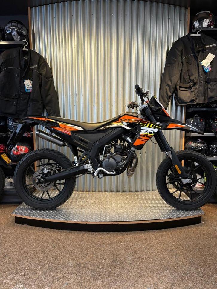 Derbi senda, Fietsen en Brommers, Brommers | Derbi, Zo goed als nieuw, Maximaal 45 km/u, Ophalen of Verzenden