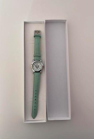 Kinder horloge meisje beschikbaar voor biedingen