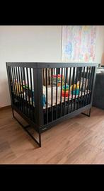 Kidsmill box, matras, matrashoezen en boxkleed, Kinderen en Baby's, Boxen, Ophalen, Zo goed als nieuw, Vierkant, In hoogte verstelbaar