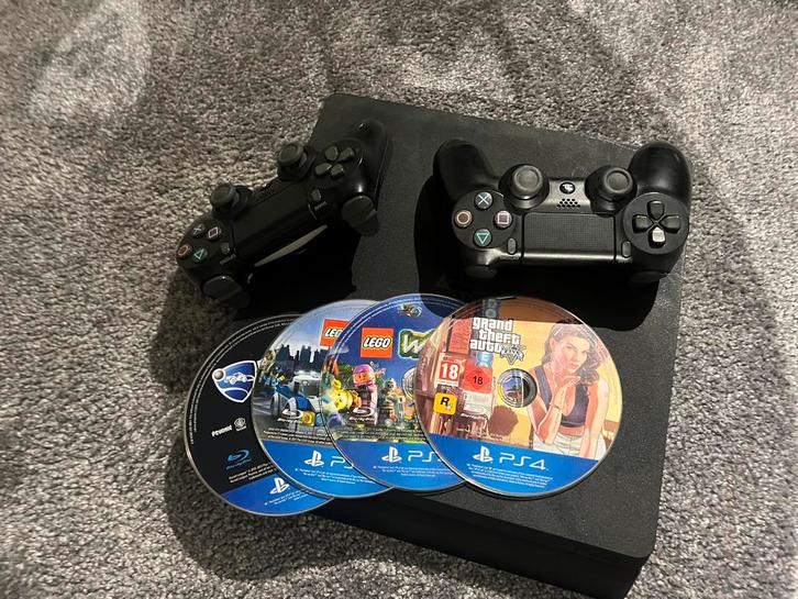 PlayStation 4 Set – Klaar voor uren gameplezier! ️, Spelcomputers en Games, Spelcomputers | Sony PlayStation 4, Zo goed als nieuw