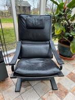 Zwarte leren fauteuil met armleuningen, Huis en Inrichting, Stoelen, Ophalen, Comfort, Gebruikt, Zwart