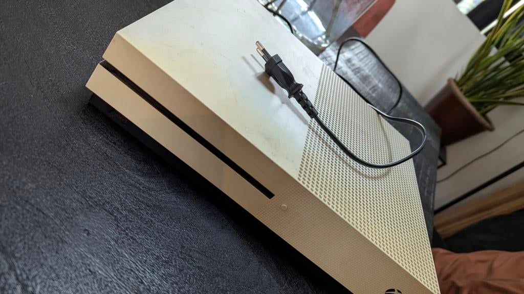 Xbox One S - Zonder controller, met stroomkabel, Ophalen of Verzenden, Gebruikt, Zonder controller, Xbox One S