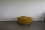 1x Montis Edam PoefOkergeel Stof, Huis en Inrichting, Niet ingevuld, Ophalen of Verzenden, Zo goed als nieuw, 75 tot 100 cm