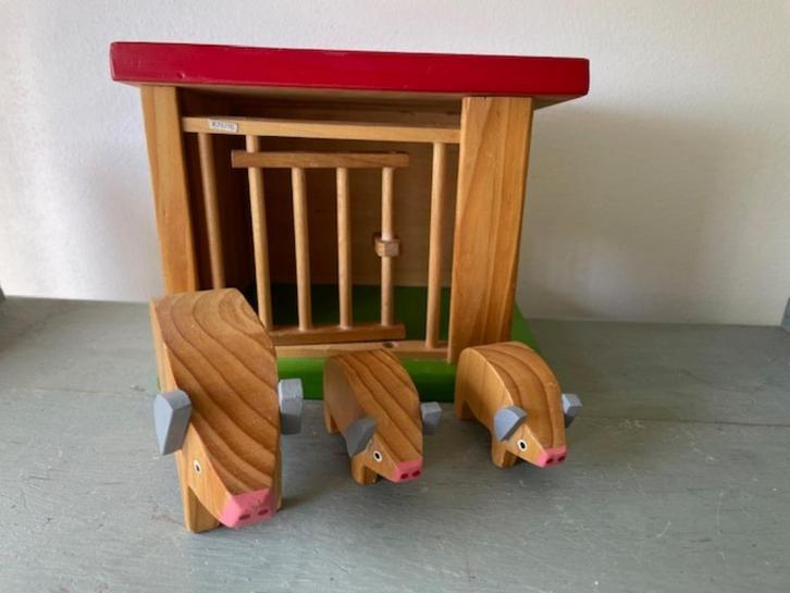 Houten vintage dierenstal / huisje voor varkens / kooi., Kinderen en Baby's, Speelgoed | Houten speelgoed, Gebruikt, Overige typen