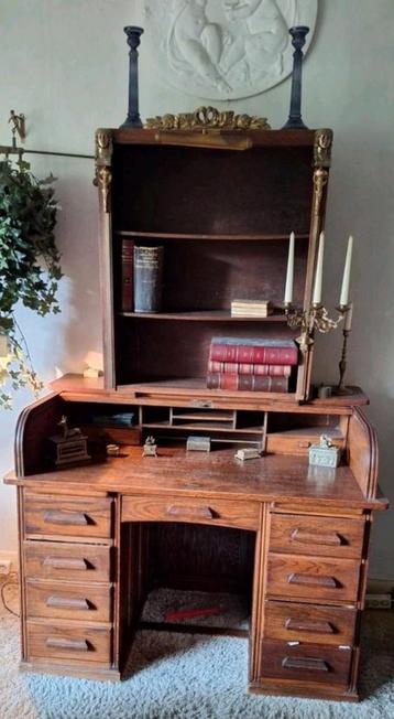 Antiek Bureau met Opzetstuk beschikbaar voor biedingen