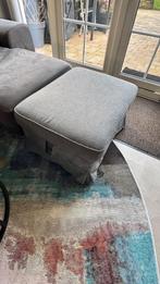 IKEA HOCKER MET GRIJZE HOES, Huis en Inrichting, Banken | Voetenbanken en Poefen, Ophalen, Gebruikt, Rechthoekig