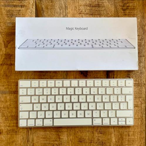 Apple Keyboard | MLA22 - A1644, Computers en Software, Toetsenborden, Zo goed als nieuw, Qwerty, Draadloos, Ophalen of Verzenden