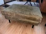 Olijfgroene hocker / poef / voetenbank, Huis en Inrichting, Banken | Voetenbanken en Poefen, Ophalen, Gebruikt, 75 tot 100 cm