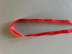 Band Lint van in fel rode stof afm. 180 cm x 1 cm, Ophalen, Nieuw, Lint, Band of Elastiek