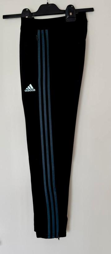 Ajax Adidas trainingsbroek | 12J beschikbaar voor biedingen