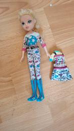 BRATZ pop met extra kleding, Ophalen of Verzenden, Zo goed als nieuw, Pop