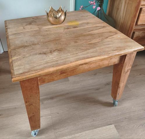 Teak houten salontafel op wieltjes, Huis en Inrichting, Tafels | Salontafels, Gebruikt, Minder dan 50 cm, 50 tot 100 cm, Rechthoekig