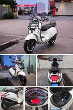 Vespa Sprint LED Full Option 2023 – Nieuwstaat, Fietsen en Brommers, Scooters | Vespa, Ophalen, Overige modellen, Zo goed als nieuw