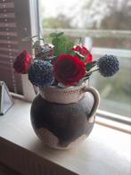 Vaas/kruik met kunstbloemen, Ophalen of Verzenden, Zo goed als nieuw
